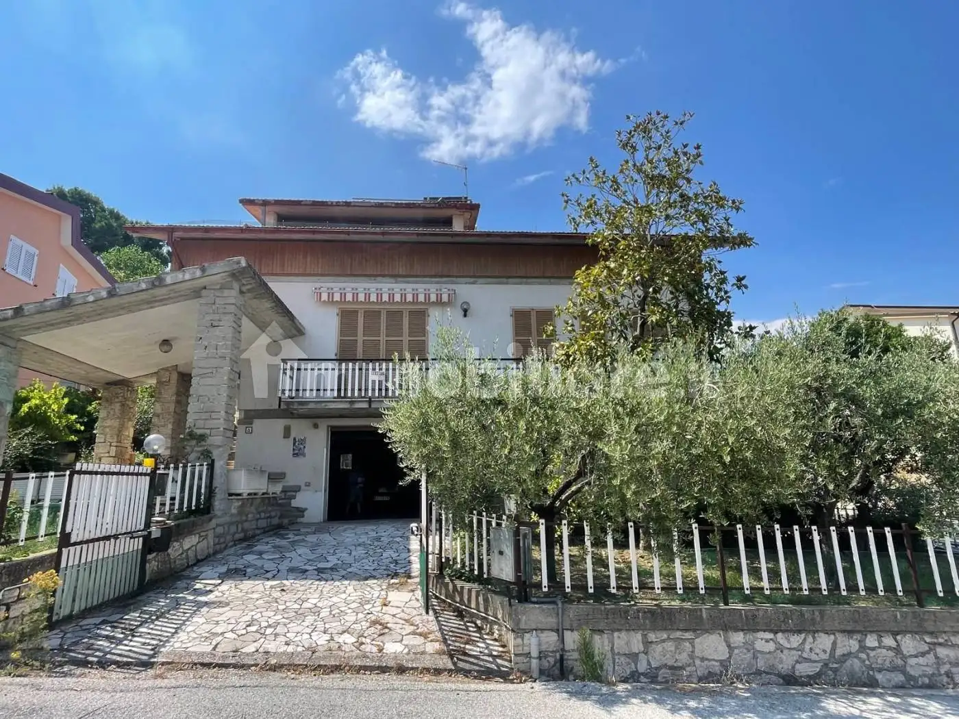 Villa in vendita a Montalto delle Marche