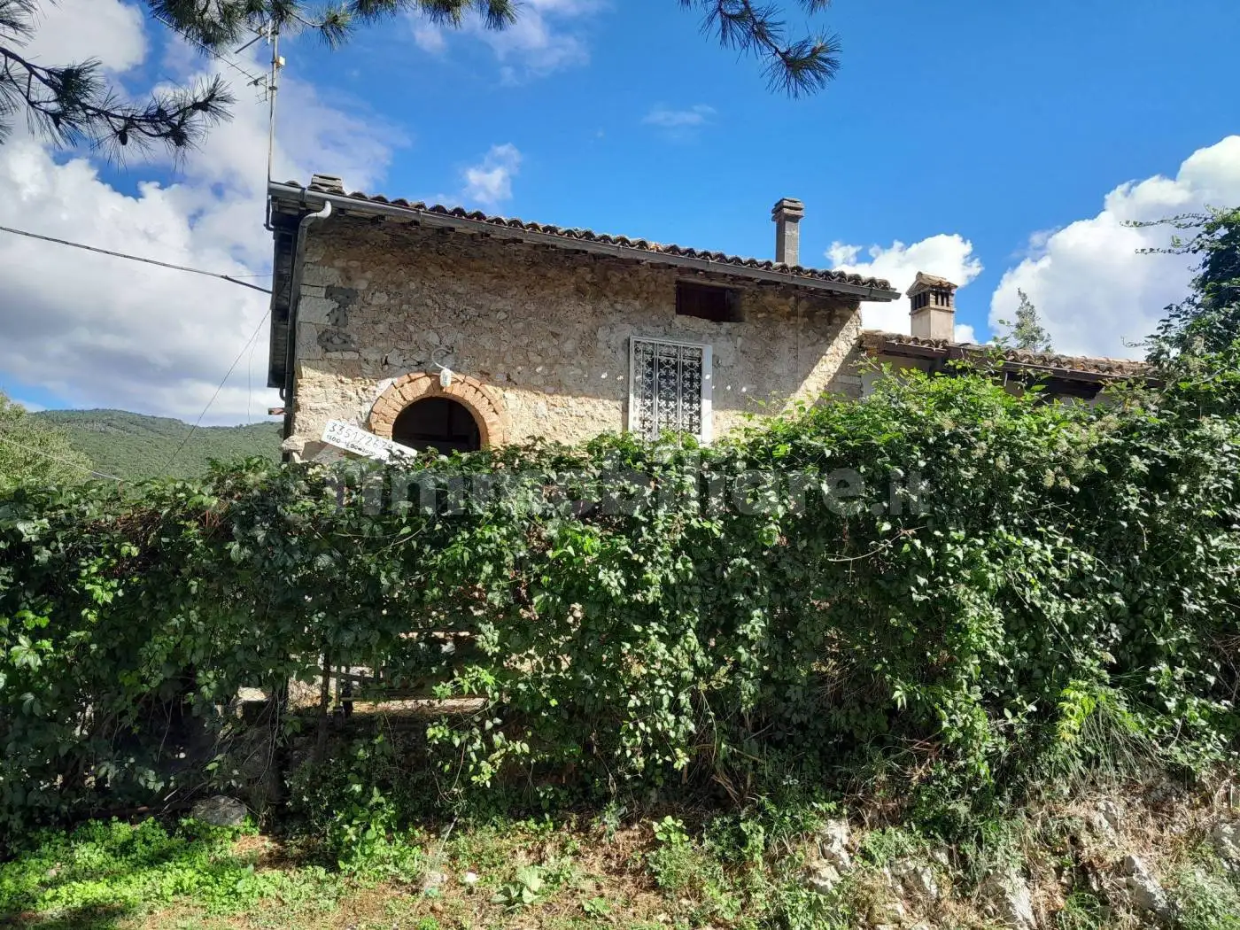 Palazzo - Edificio in vendita a Spoleto