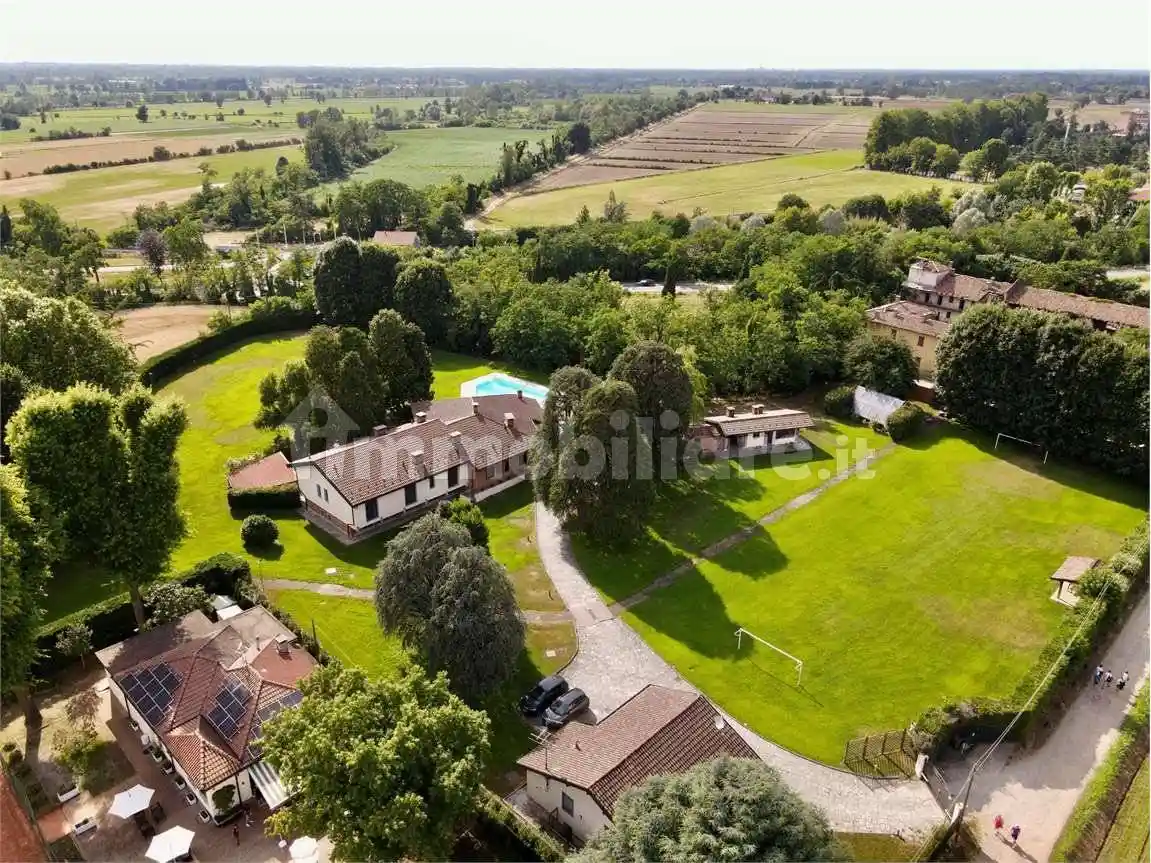 Villa in vendita a Abbiategrasso