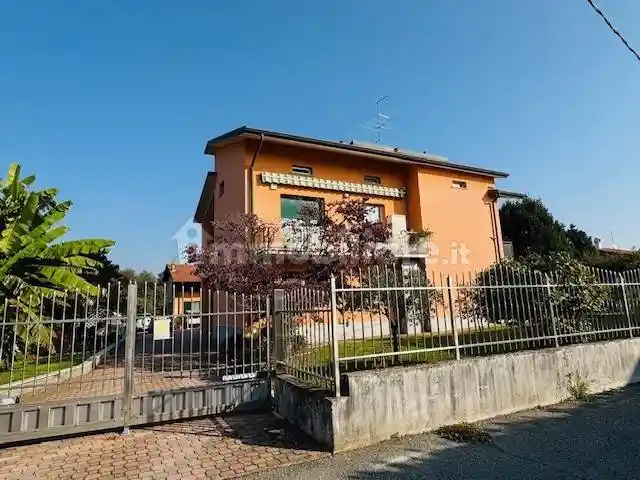 Villa in vendita a Appiano Gentile