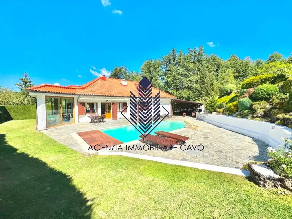 Villa in vendita a Rovegno