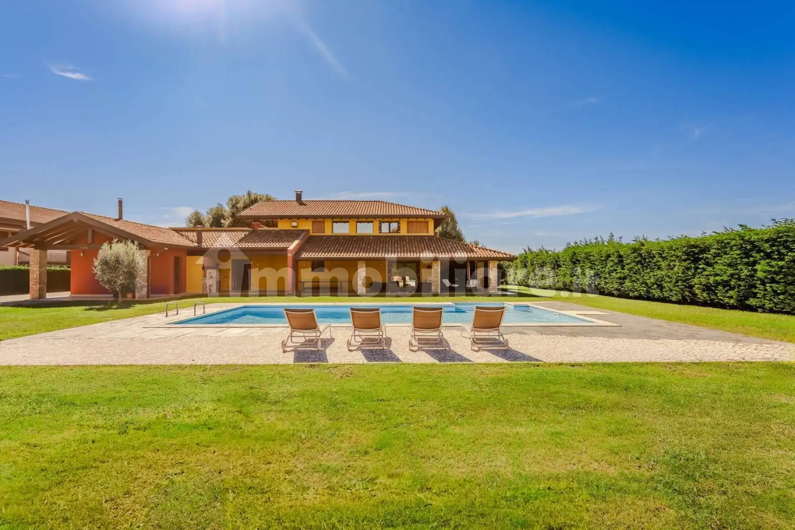 Villa in vendita a Suno