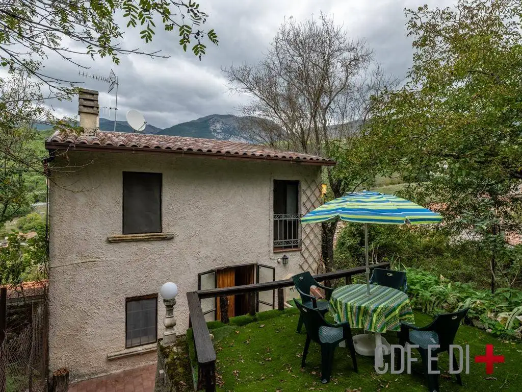 Villa in vendita a Borgorose