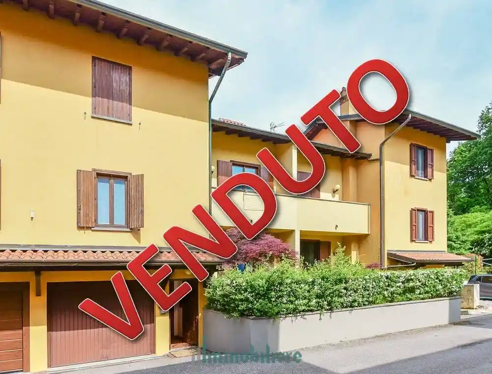 Villetta a schiera in vendita a Carimate