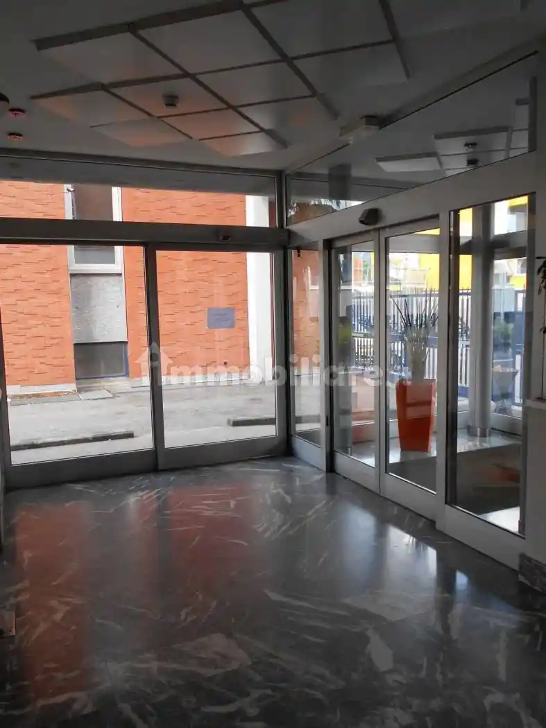 Palazzo - Edificio in Affitto - foto 3