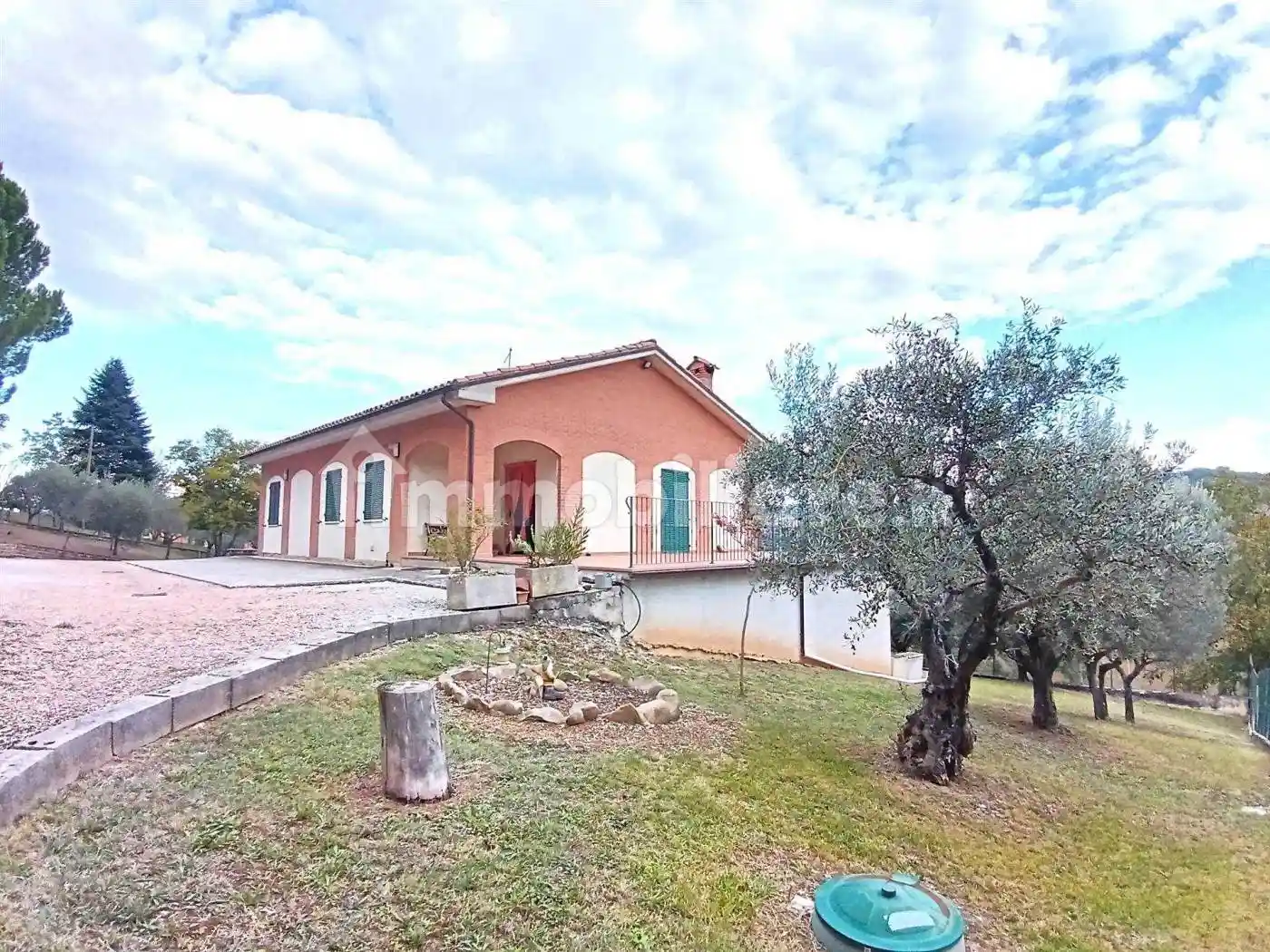 Villa in vendita a San Severino Marche