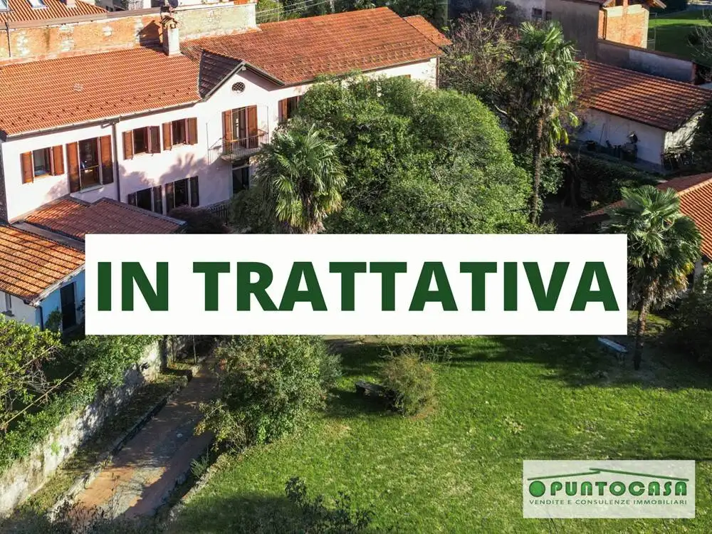 Villa in vendita a Besano