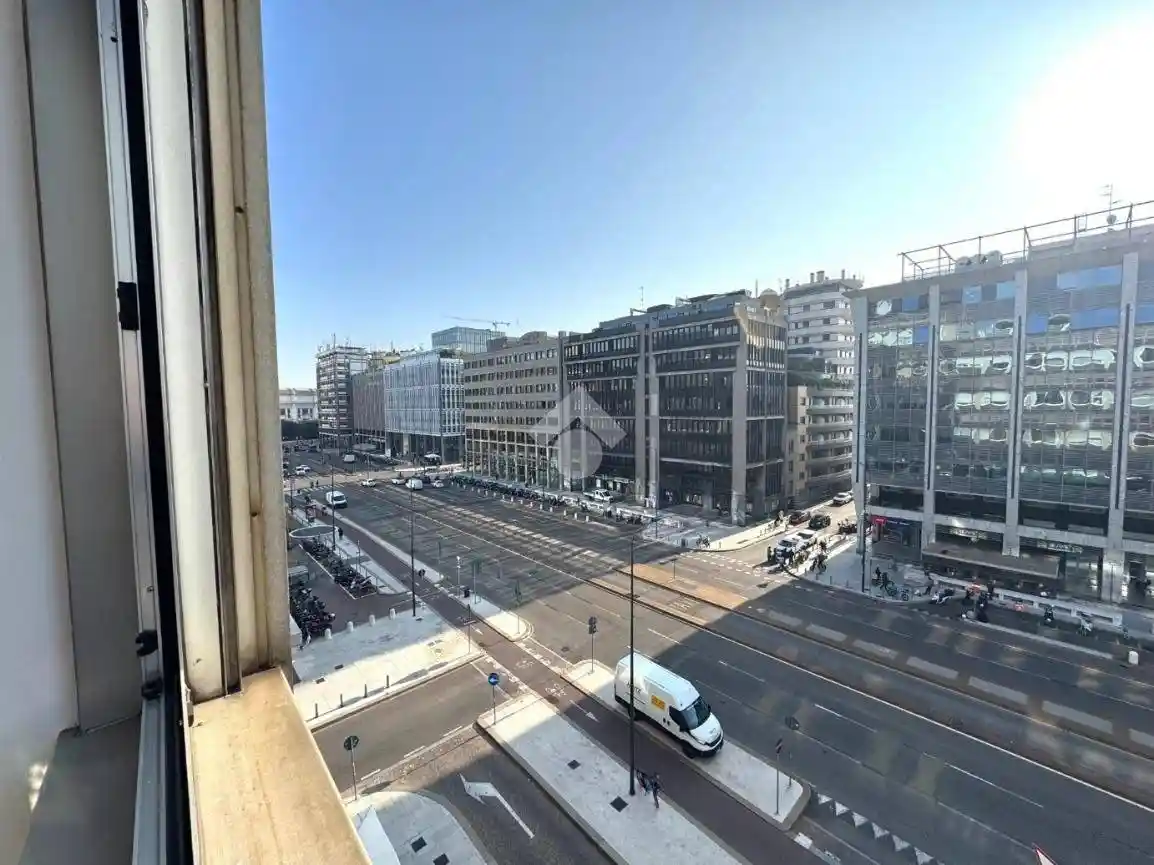 Trilocale via Vittor Pisani 13, Centrale, Milano - foto 2