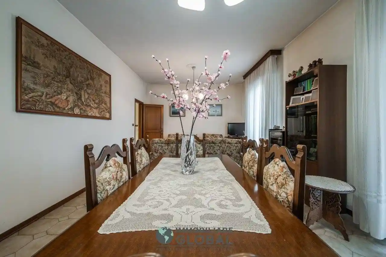 Appartamento in vendita a Modena