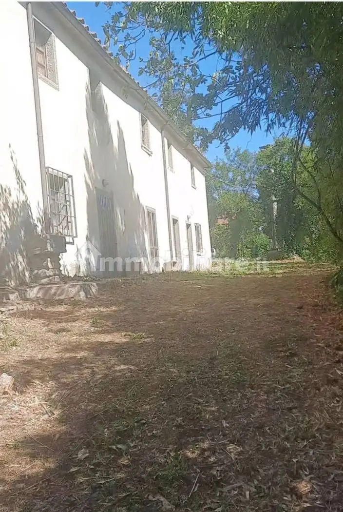 Villa in vendita a Capolona