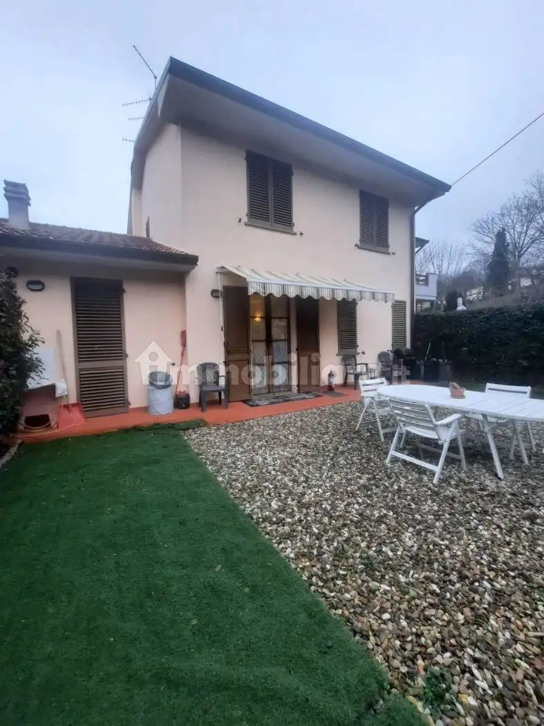 Villa in vendita a Chitignano