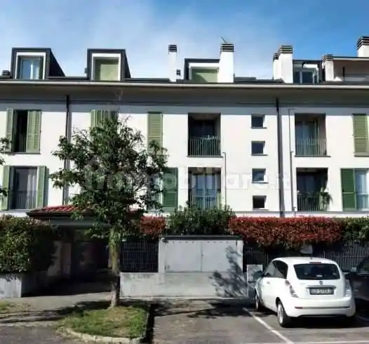 Appartamento in vendita a Villasanta