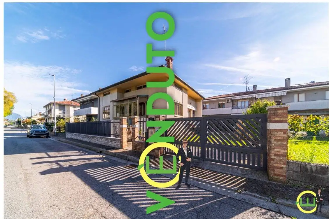 Villa in vendita a Majano