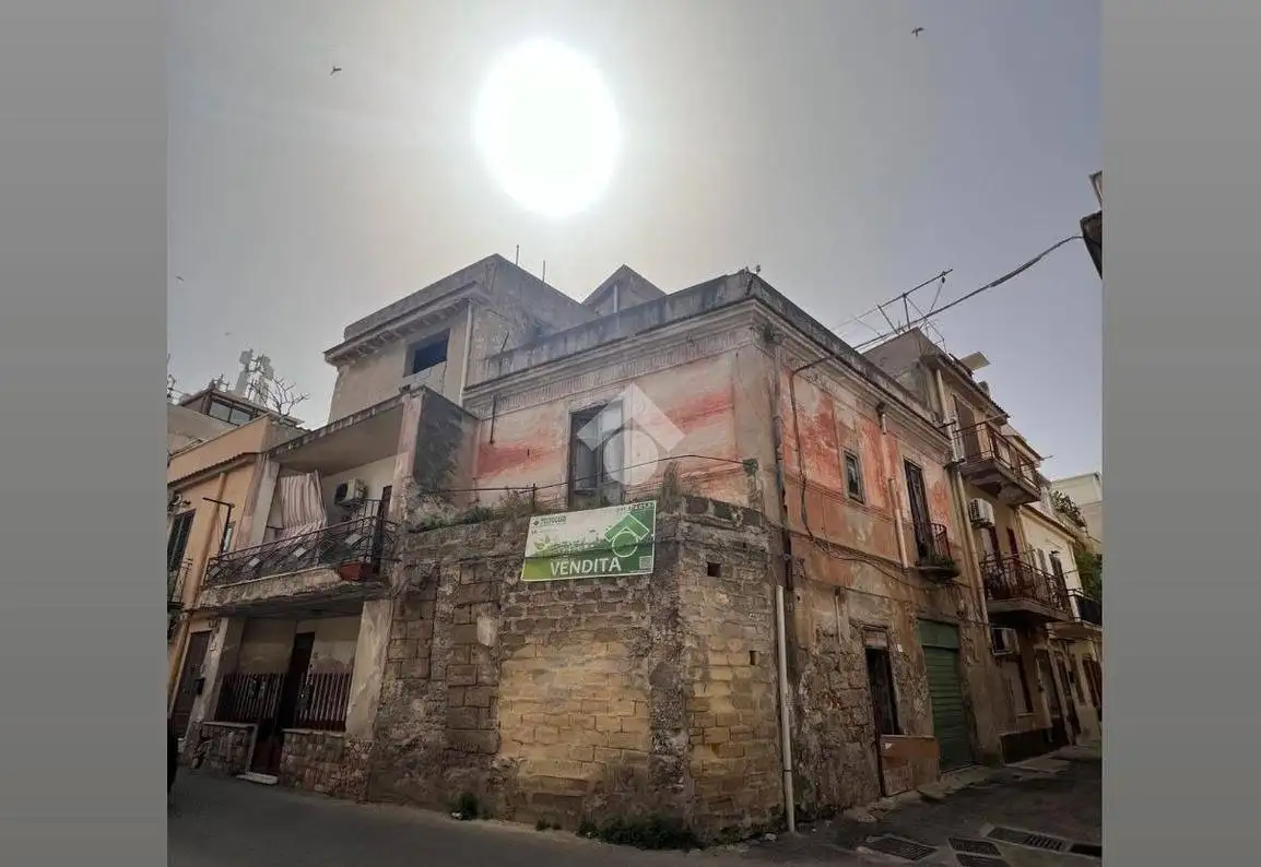 Palazzo - Edificio in vendita a Palermo