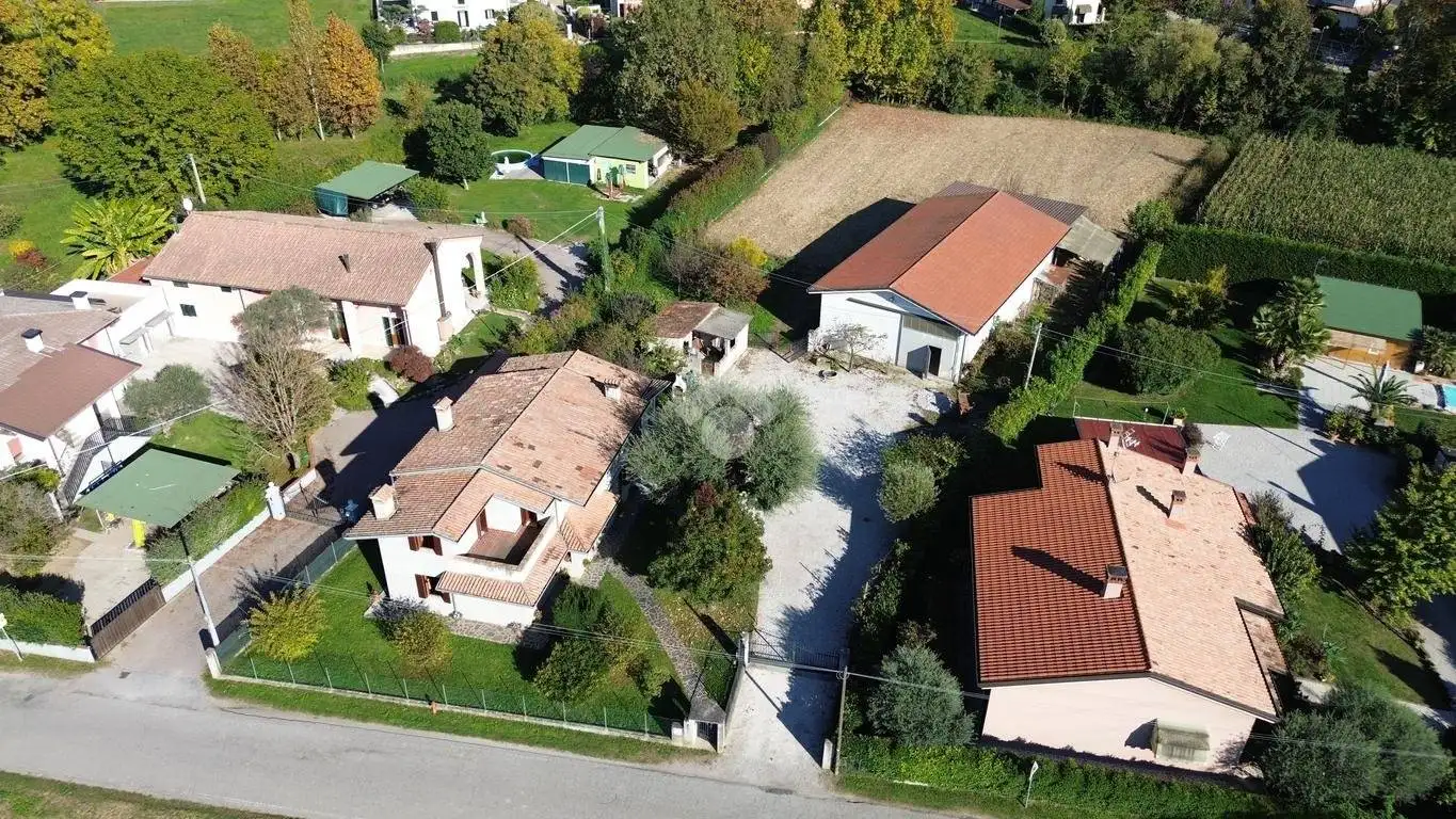 Villa in vendita a Loreggia