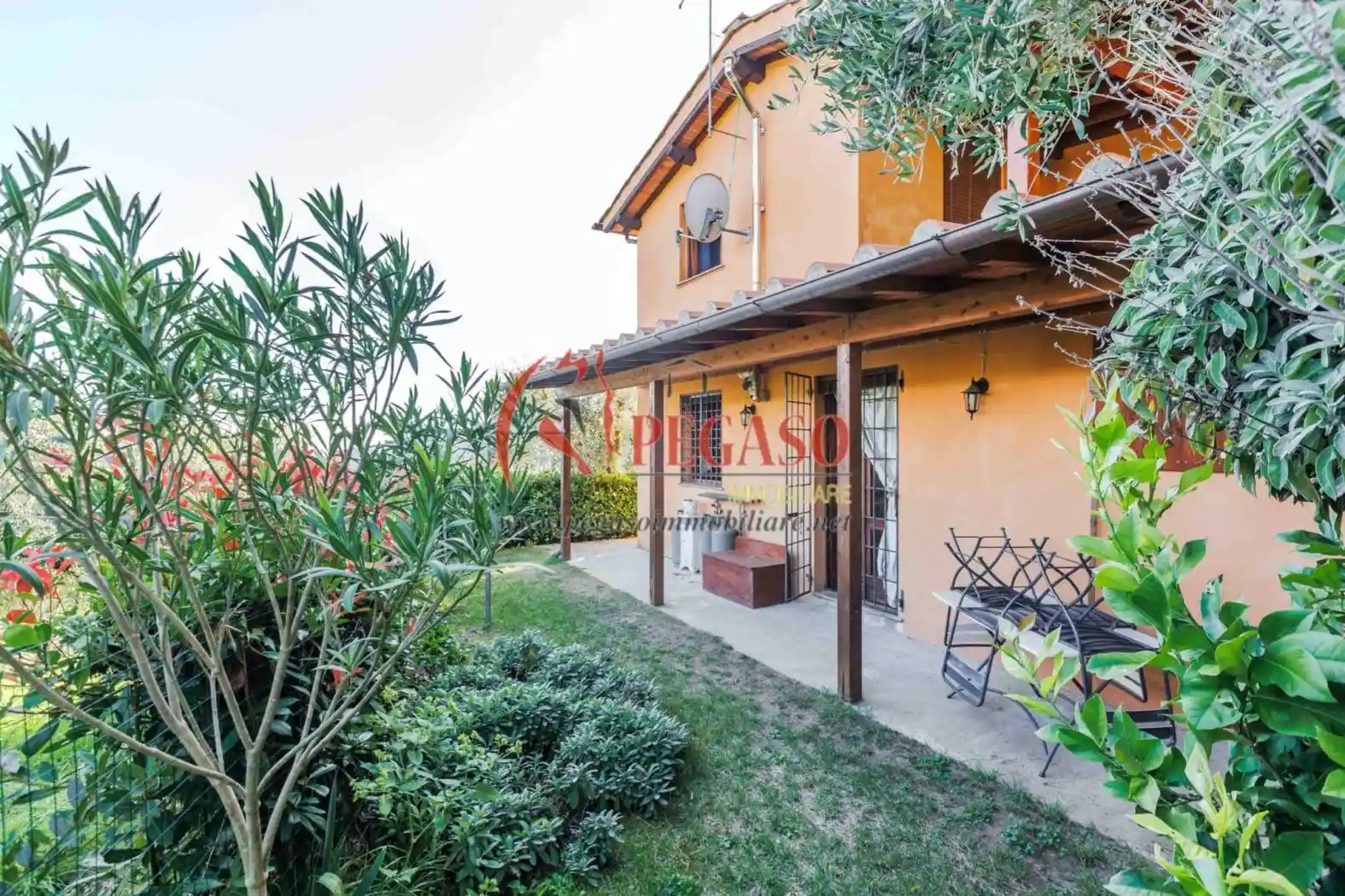 Casale via Val di Torbola, Castelli, Pescia Nord, Pescia - foto 4