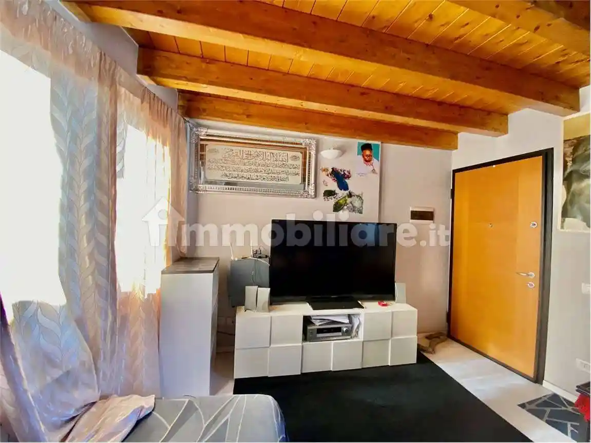 Appartamento in vendita a Valmadrera