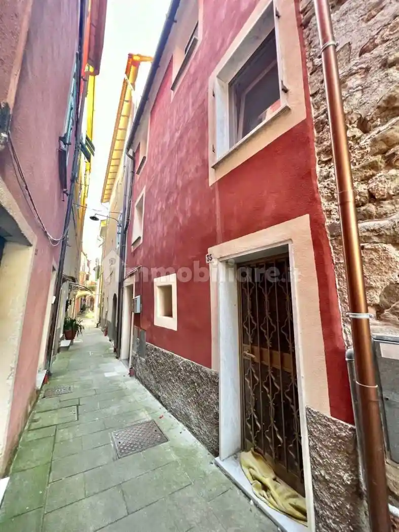 Appartamento in vendita a Vezzano Ligure