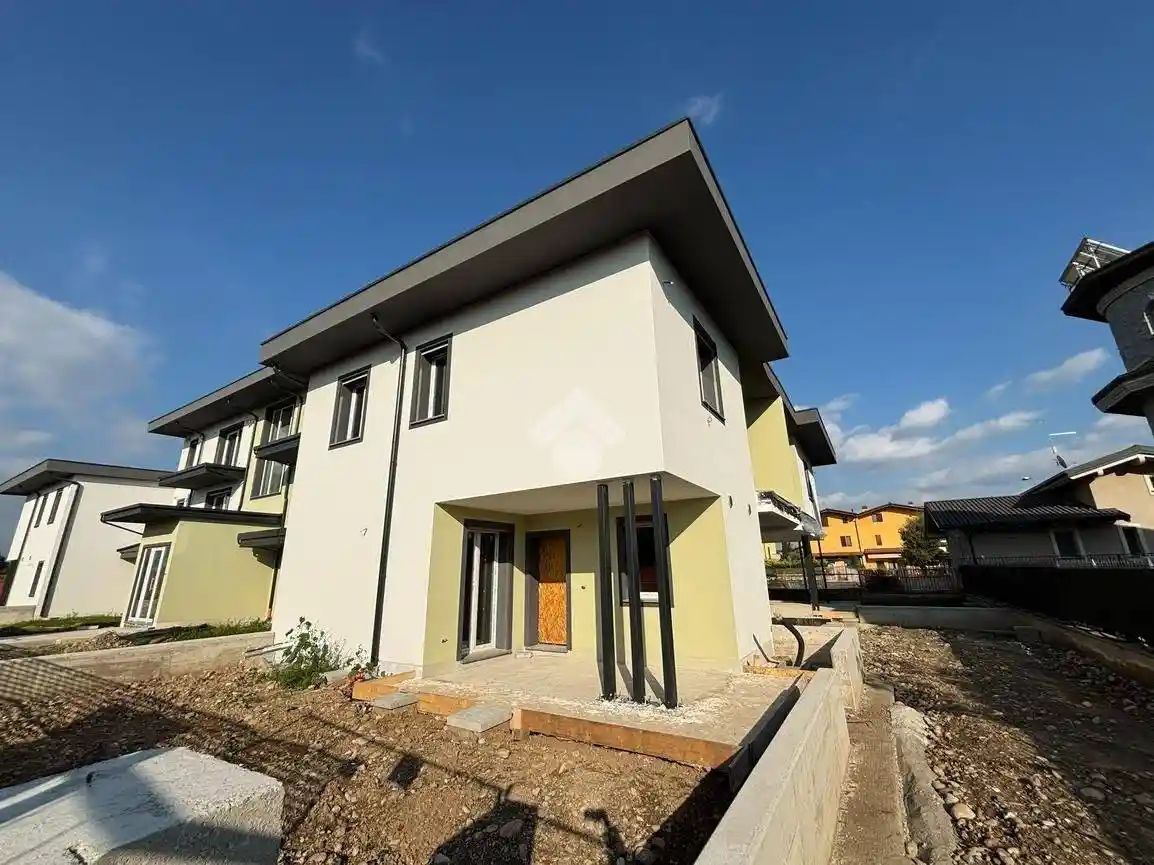 Villa in vendita a Cologno al Serio