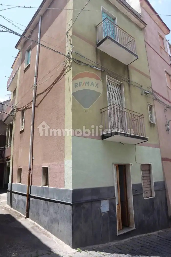 Casa indipendente in vendita a Bronte