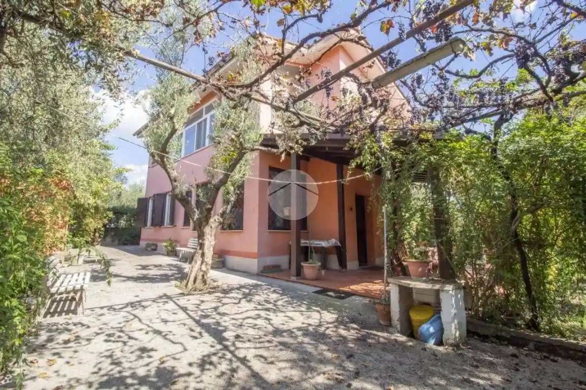 Villa in vendita a Palombara Sabina