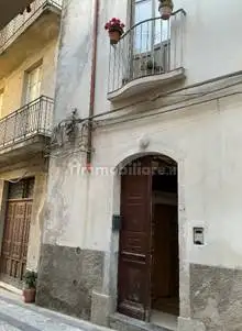 Casa indipendente in asta a Fiumedinisi
