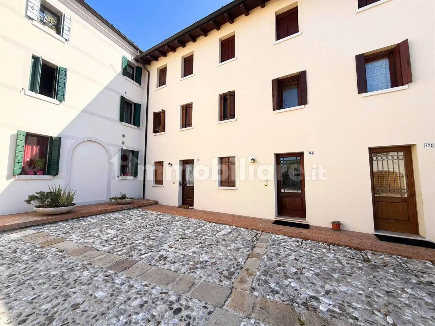 Quadrilocale via San Pietro 174, Centro, Concordia Sagittaria - foto 2