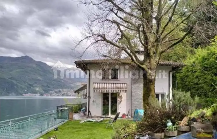 Villa in asta a Claino con Osteno