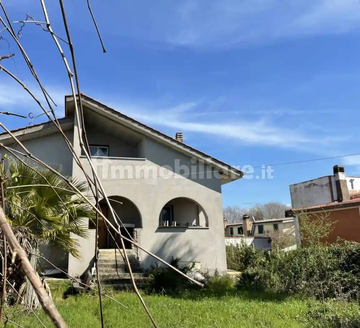 Villa in vendita a Pomezia