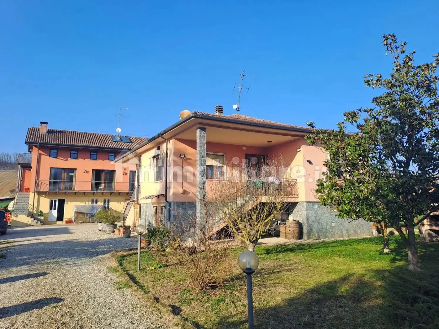 Villa in vendita a Cortiglione