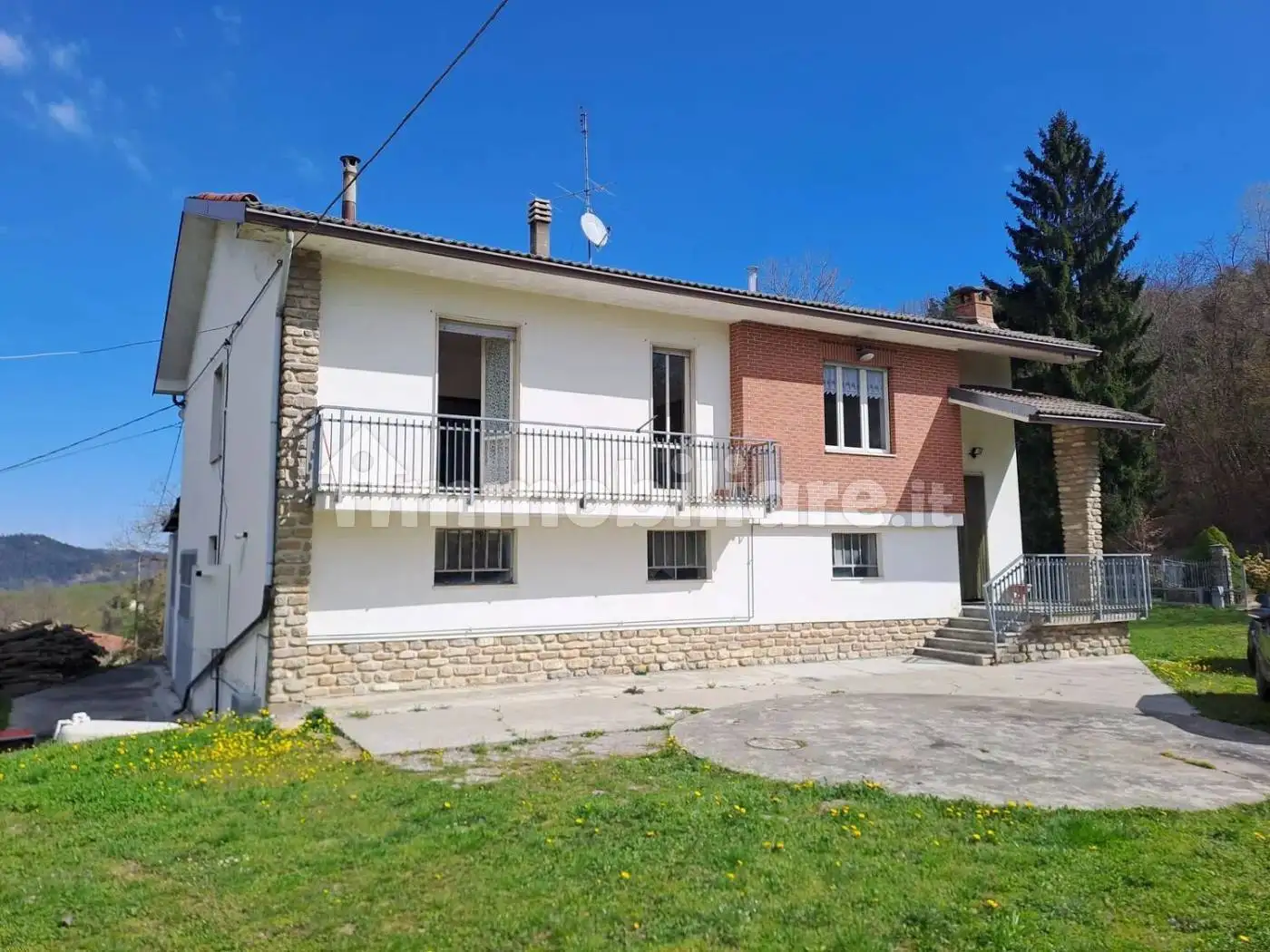 Villa in vendita a Cravanzana