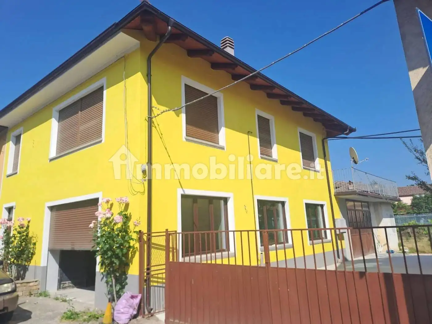 Villa in vendita a Cravanzana