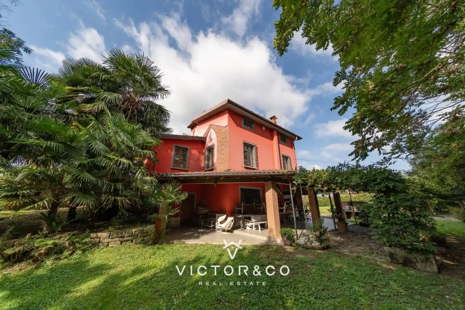 Villa in vendita a Oleggio