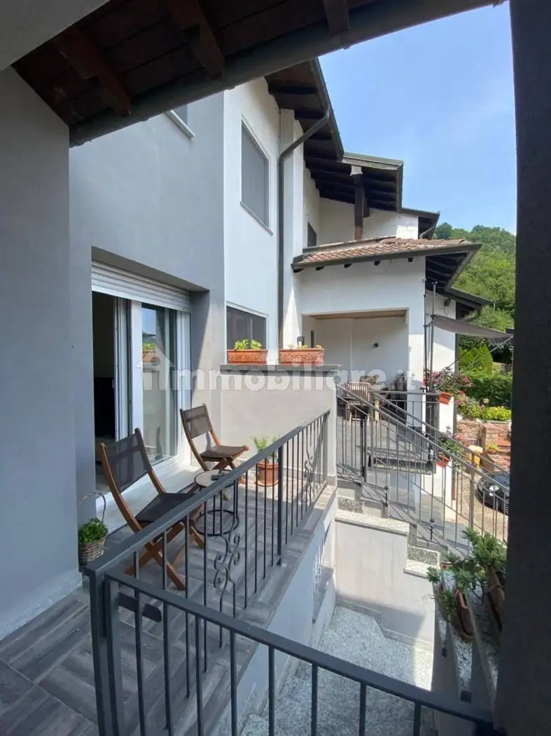 Villa a schiera via Alessandro Manzoni 23B, Centro, Brusimpiano - foto 4