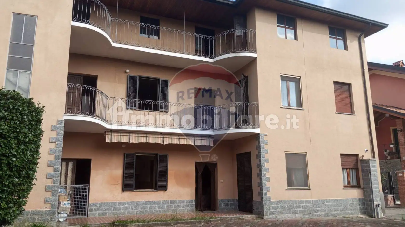 Casa indipendente in vendita a Bogogno