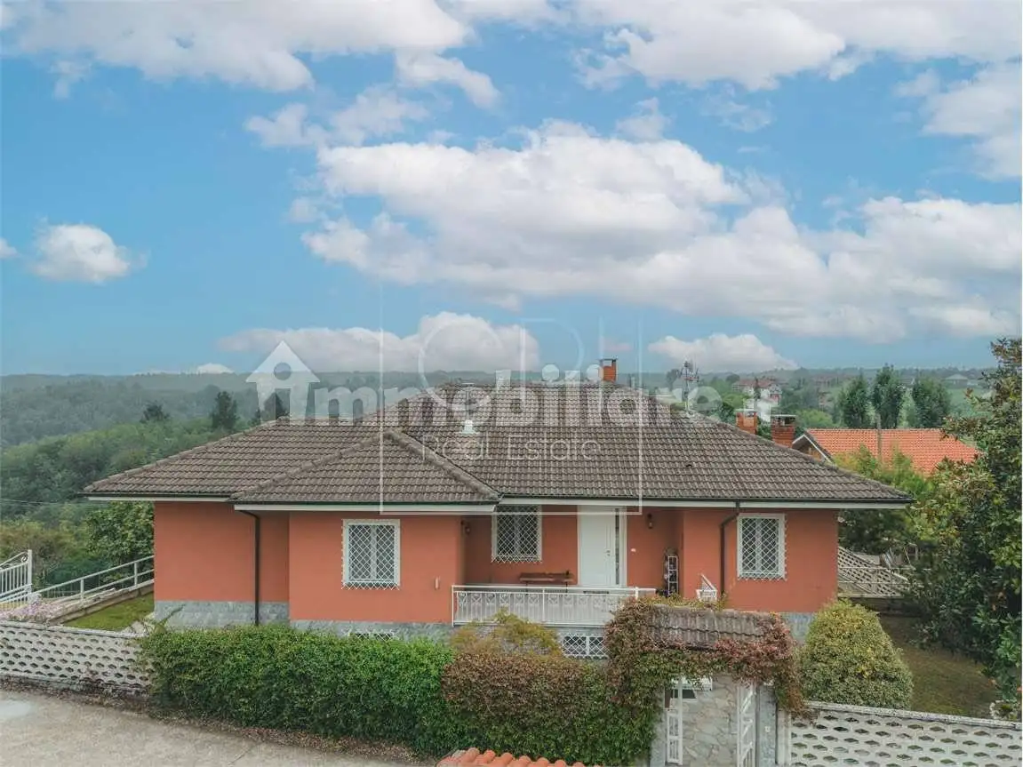 Villa in vendita a Valfenera