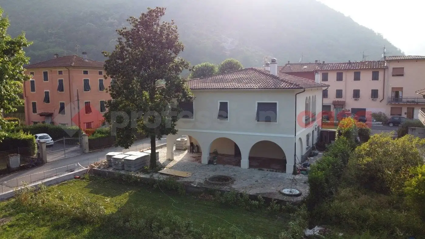 Villa unifamiliare via del Santo, 201, Centro, Borgo a Mozzano - foto 3