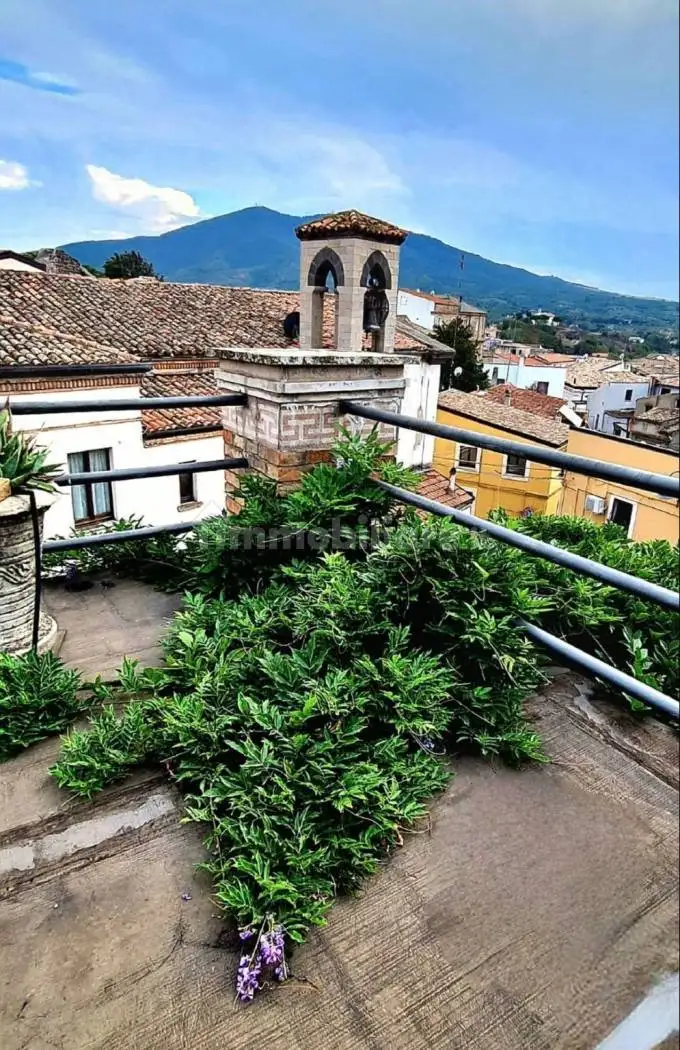 Palazzo - Edificio in vendita a Melfi