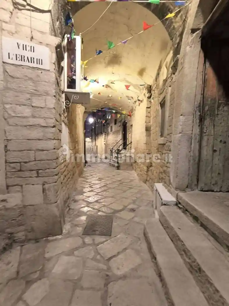 Palazzo - Edificio in vendita a Bisceglie