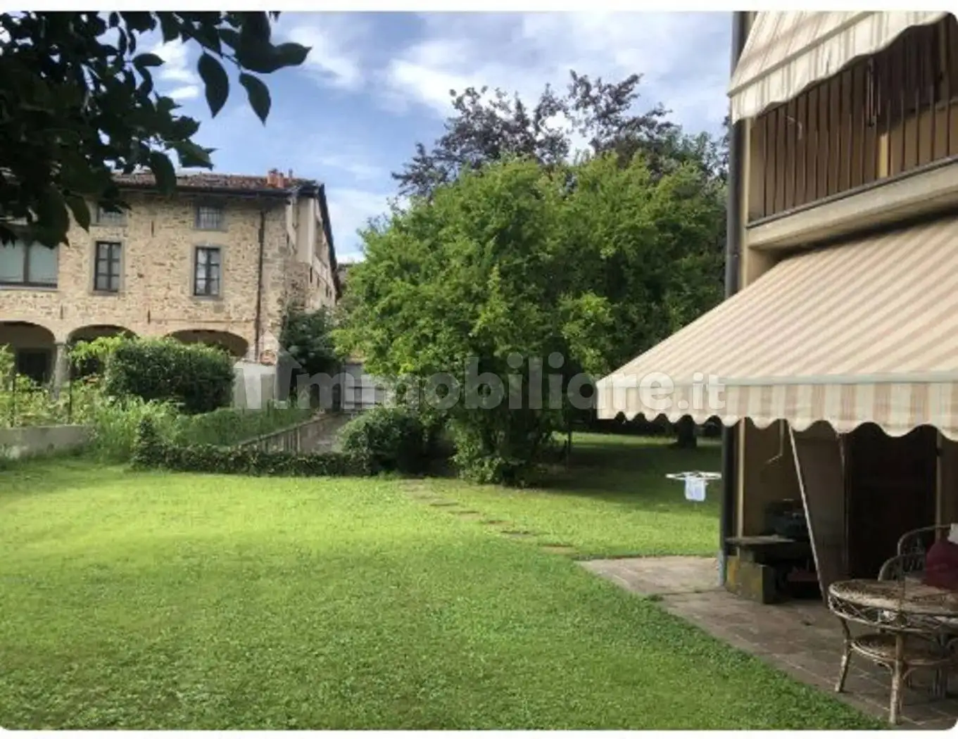Villa in asta a Ambivere