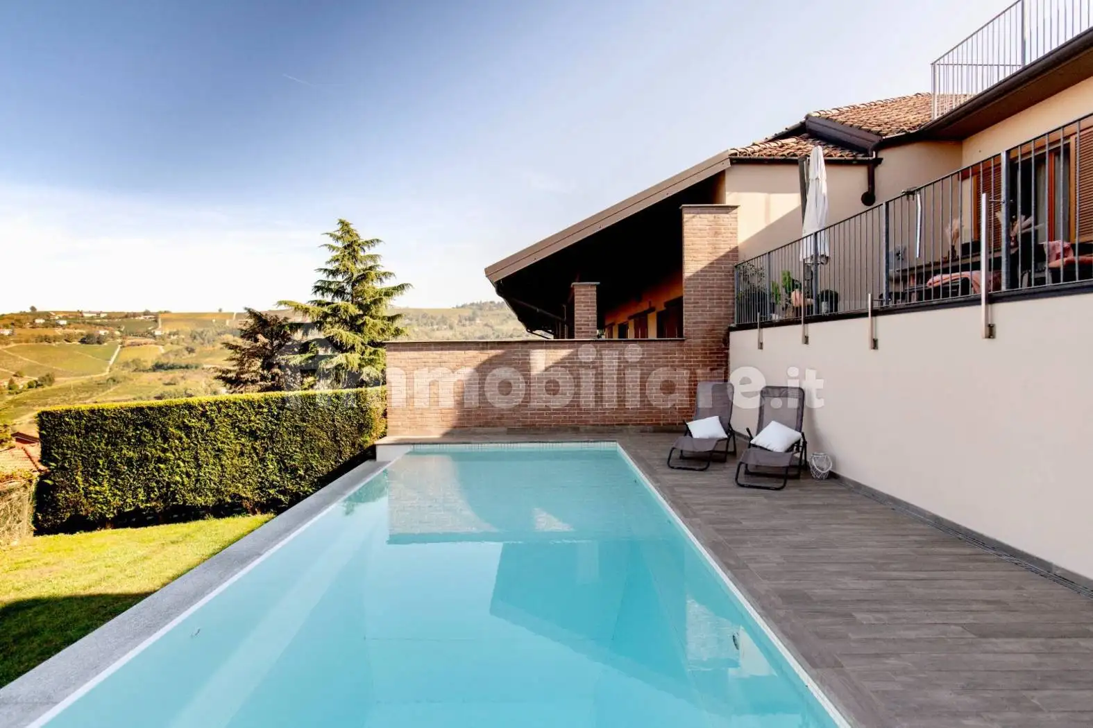 Villa in vendita a Alba