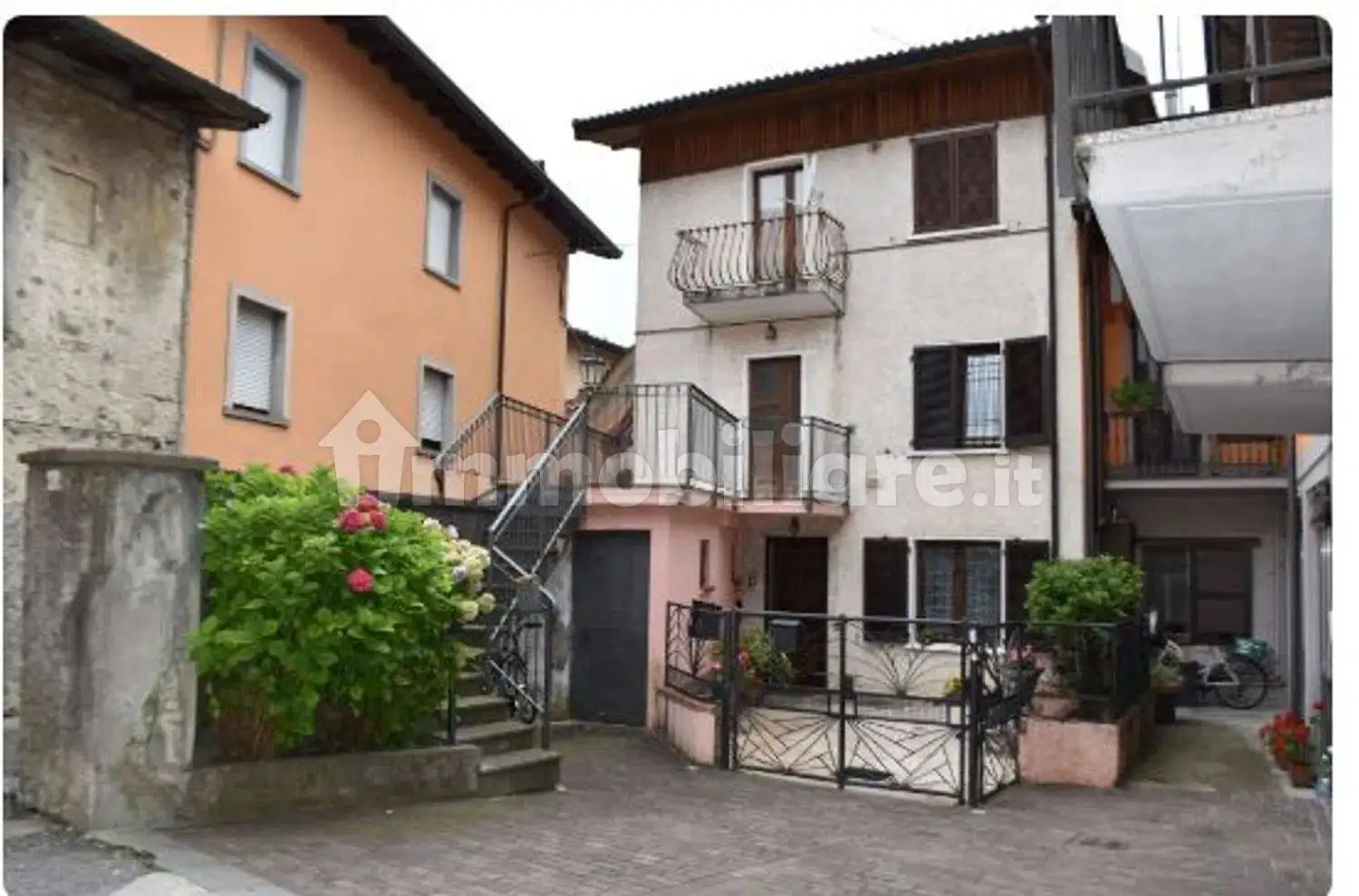 Appartamento in asta a Monasterolo del Castello