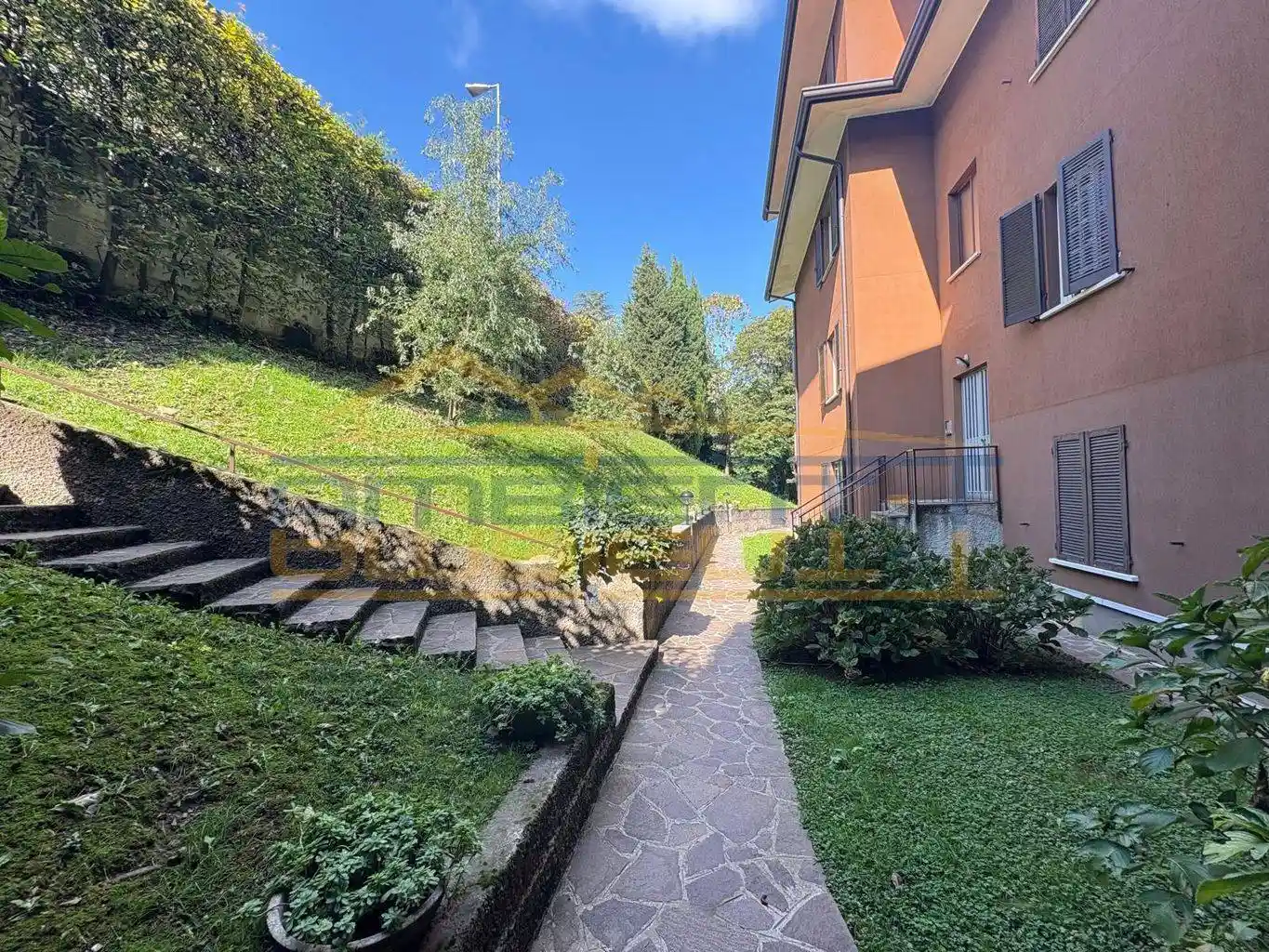 Appartamento in vendita a Montevecchia