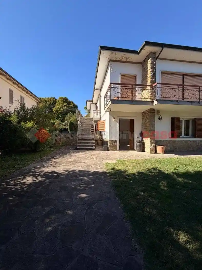 Villa in vendita a Campi Bisenzio