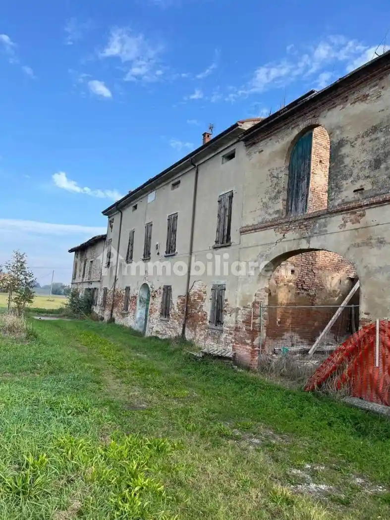 Rustico - Casale in vendita a Suzzara