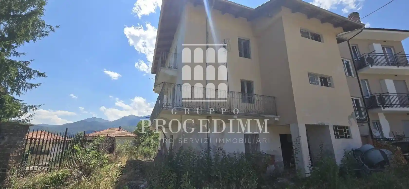 Palazzo - Edificio in vendita a Giaveno