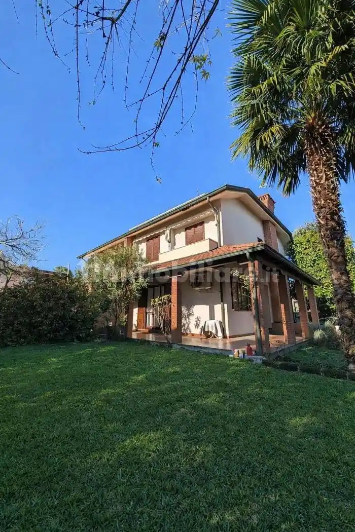 Villa in vendita a Paderno Dugnano