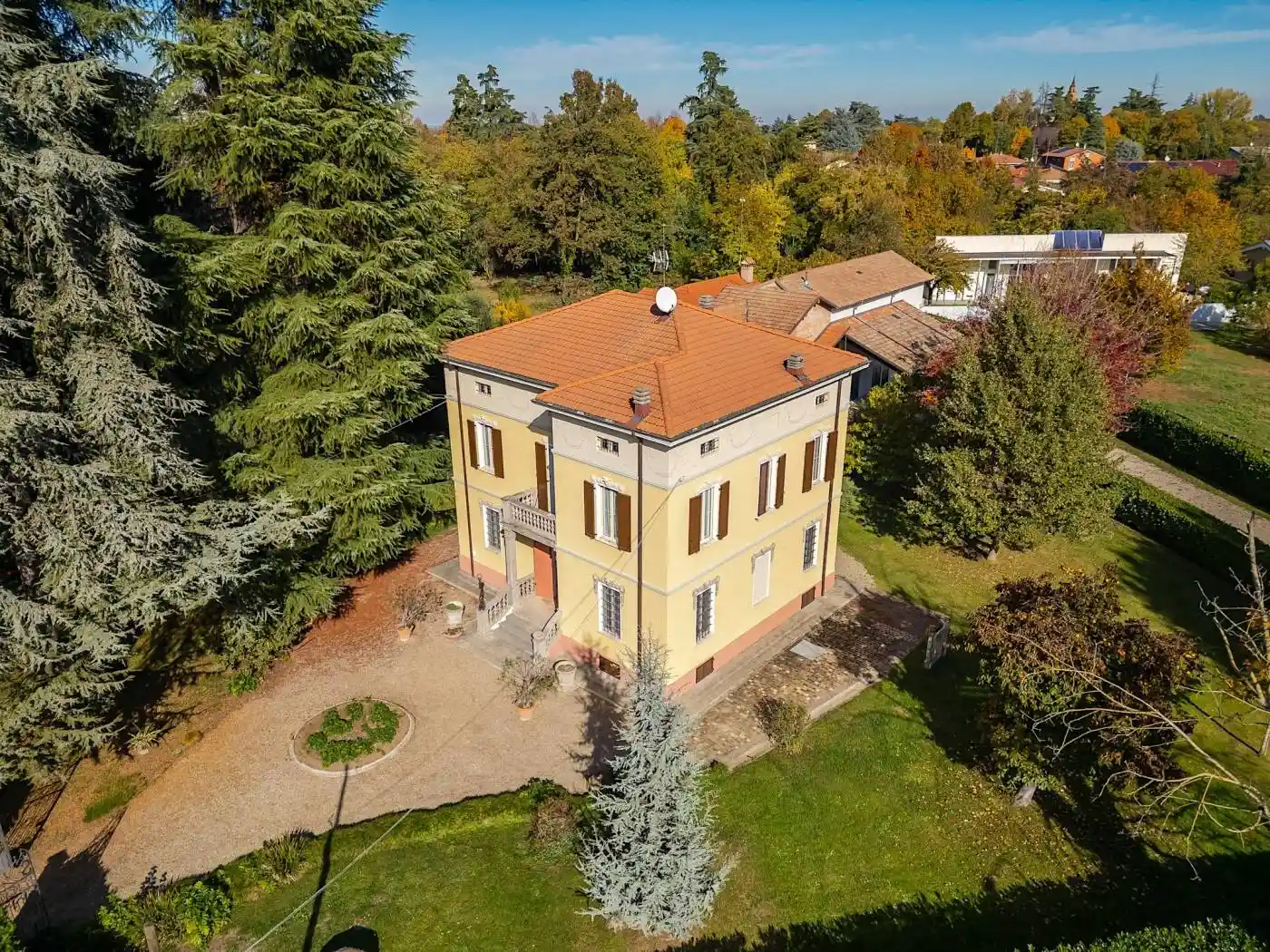 Villa in vendita a Montecchio Emilia