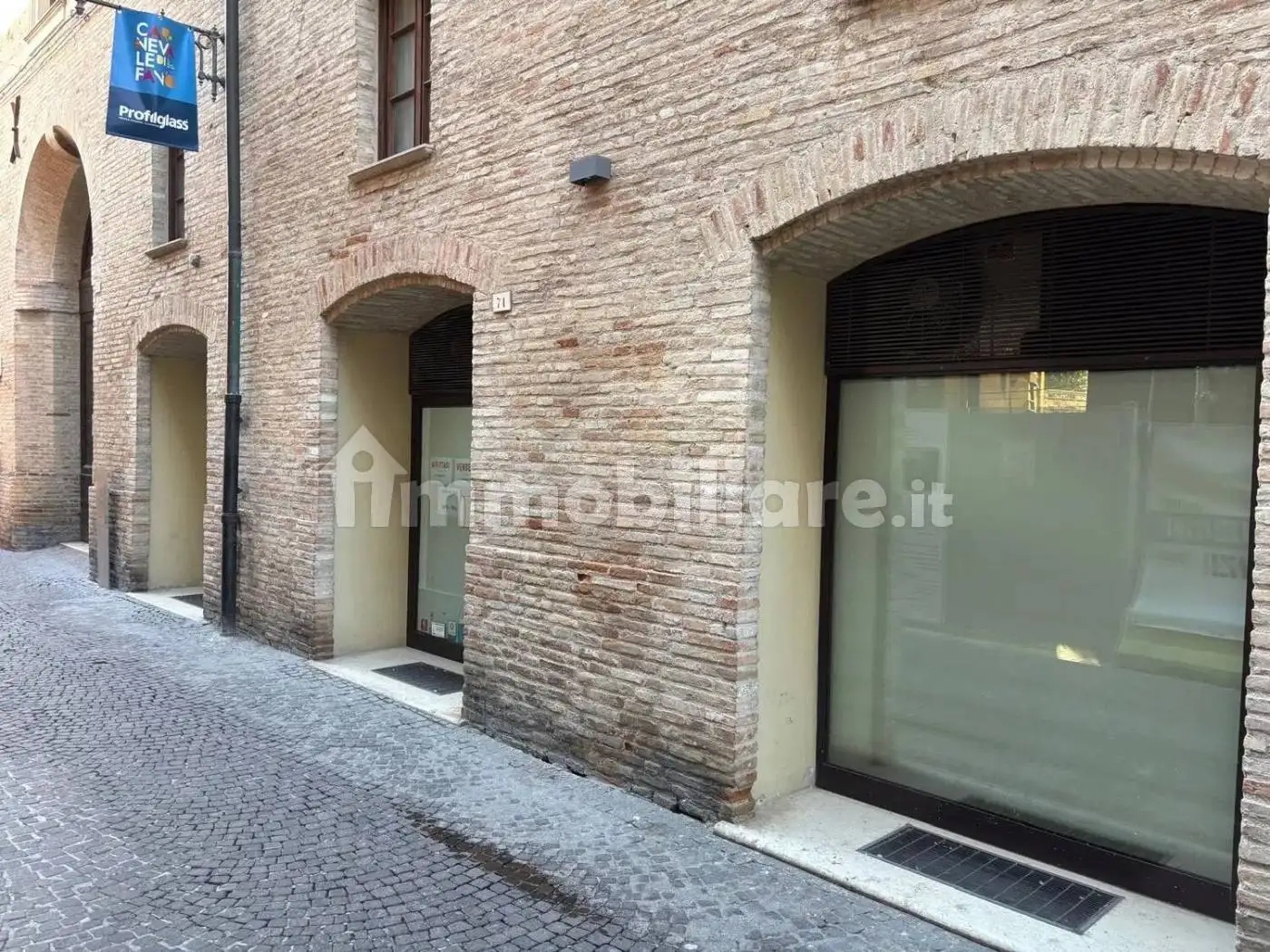 Palazzo - Edificio in affitto a Fano