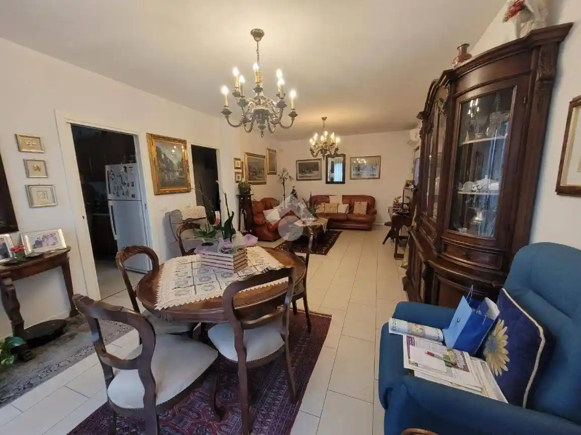 Appartamento buono stato, primo piano, Borgo Roma, Verona - foto 3